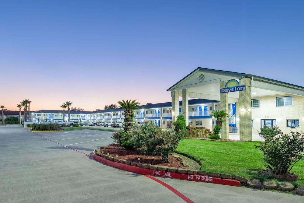 Best Western Plus Executive Residency Baytown Hotel Exterior photo